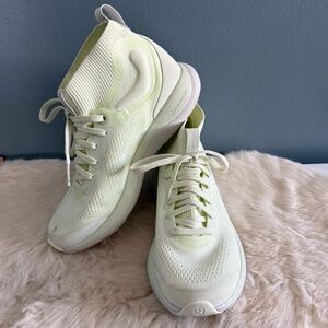 Lululemon Chargefeel Mid Womens Alpine Workout Shoe